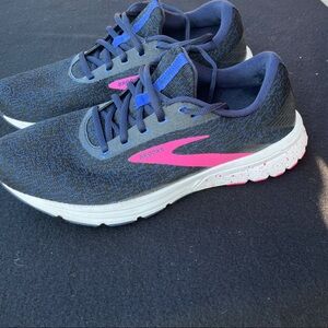 Brooks Women's Signal 3  Navy Knit Running Shoes with Pink Logo Size 10 exce con